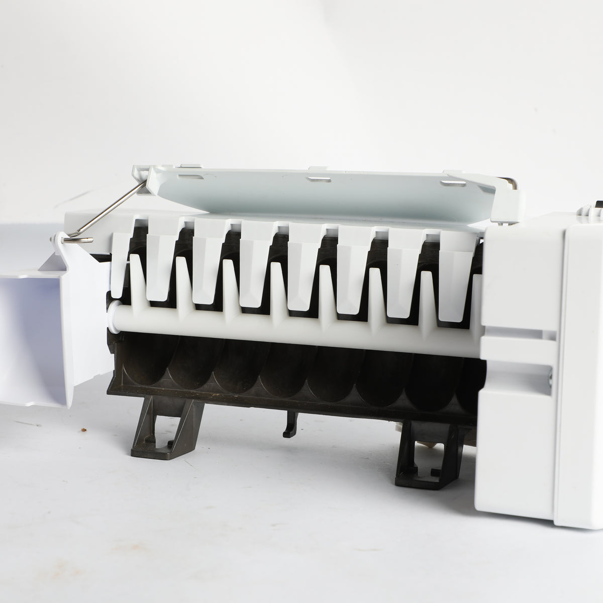 Whirlpool W11692161 Genuine OEM Refrigerator Ice Maker Assembly W11331444 photo 3